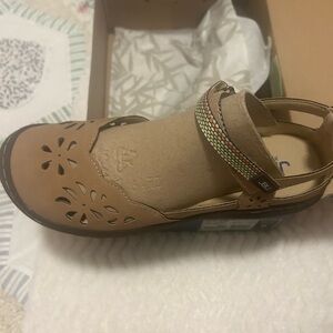 JBU Women's Brown Sandals with Cutout Design
